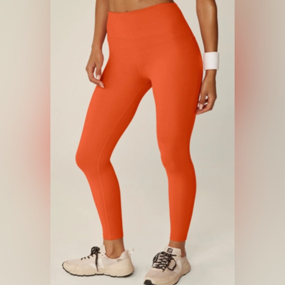 BEYOND YOGA pink leggings size M